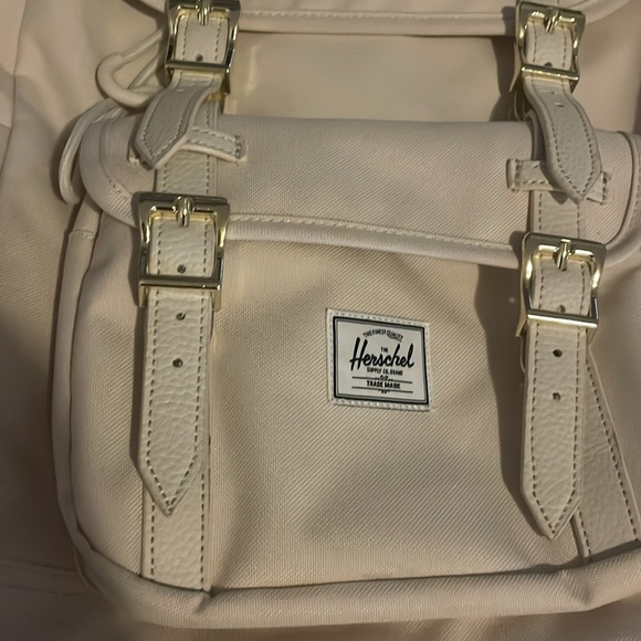 Worn Once Hershel Backpack - Picture 4 of 13